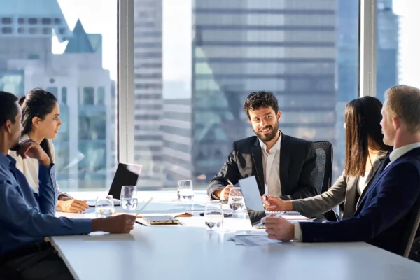 Cómo mejorar la comunicación verbal en el trabajo y expresarte con claridad
